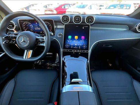 Used 2025 Mercedes-Benz GLC 300 4MATIC image 15