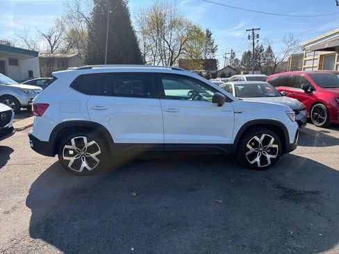 Used 2023 Volkswagen Taos SEL image 5