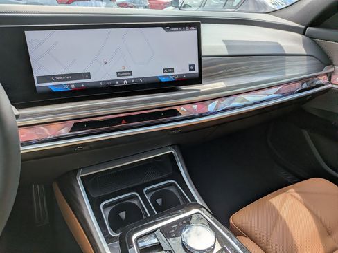 Certified 2023 BMW 740i RWD image 24