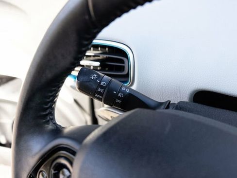 Used 2021 Toyota Prius AWD image 35