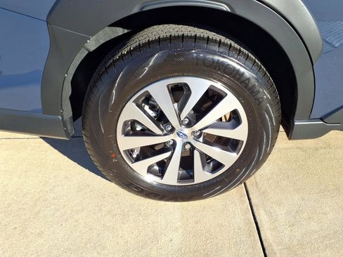 Certified 2025 Subaru Outback Premium image 26