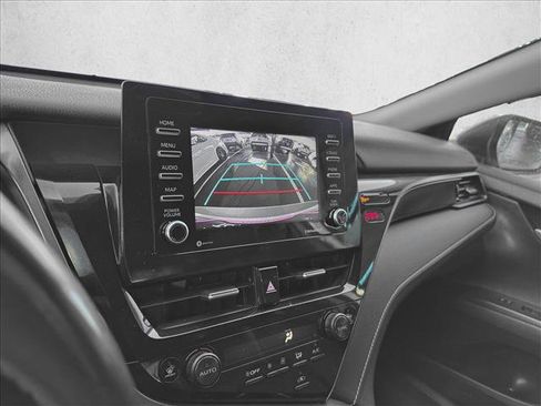 Used 2024 Toyota Camry SE image 14