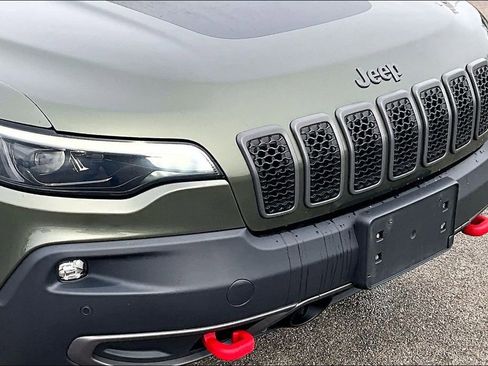 Used 2019 Jeep Cherokee Trailhawk image 29