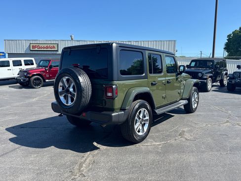 Used 2023 Jeep Wrangler Sahara image 5