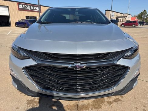 Used 2021 Chevrolet Malibu LT w/ Redline Edition image 2