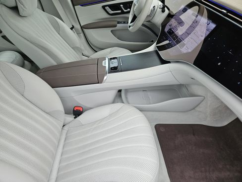 Used 2022 Mercedes-Benz EQS 450+ Sedan image 9