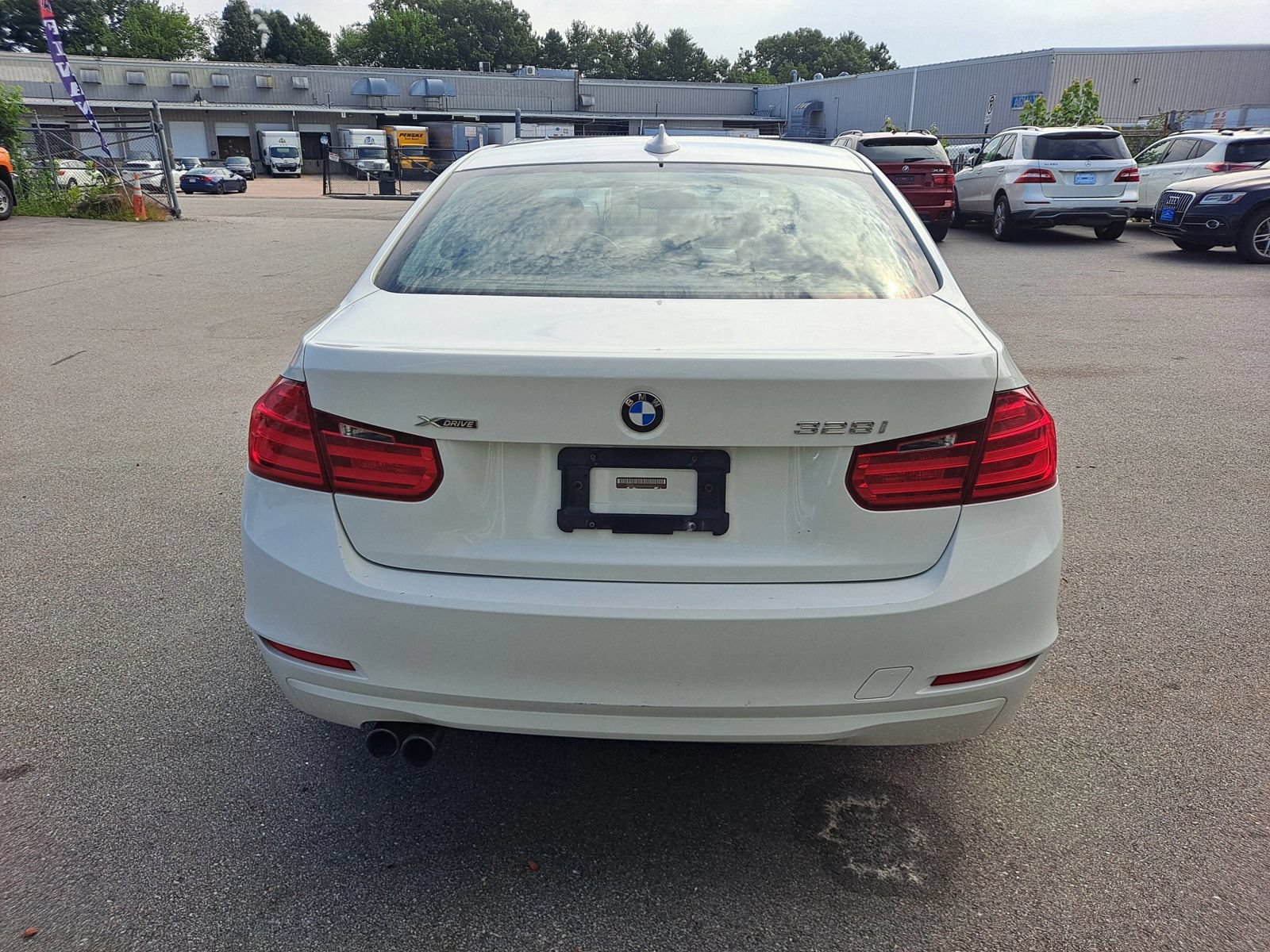 Used 2015 BMW 328i xDrive Sedan AWD/4WD image 6
