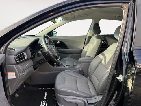 Used 2019 Kia Niro EX image 10