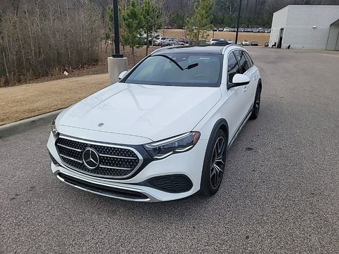 Used 2024 Mercedes-Benz E 450 4MATIC All-Terrain Wagon image 3