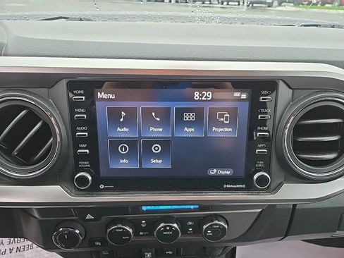 Used 2022 Toyota Tacoma SR5 AWD/4WD image 23