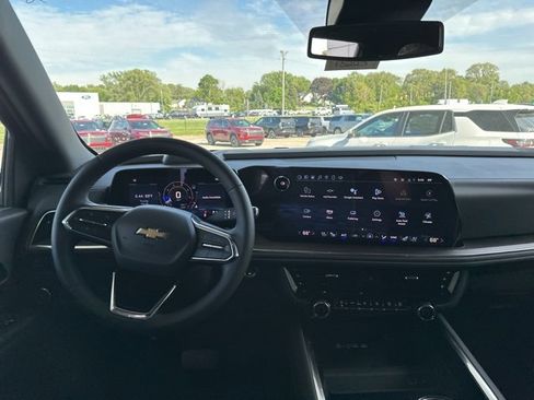 New 2025 Chevrolet Suburban Premier image 30