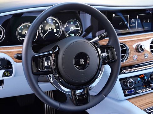 Used 2022 Rolls-Royce Ghost w/ Ghost Package image 23