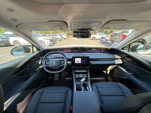 New 2025 Lincoln Nautilus Reserve image 5