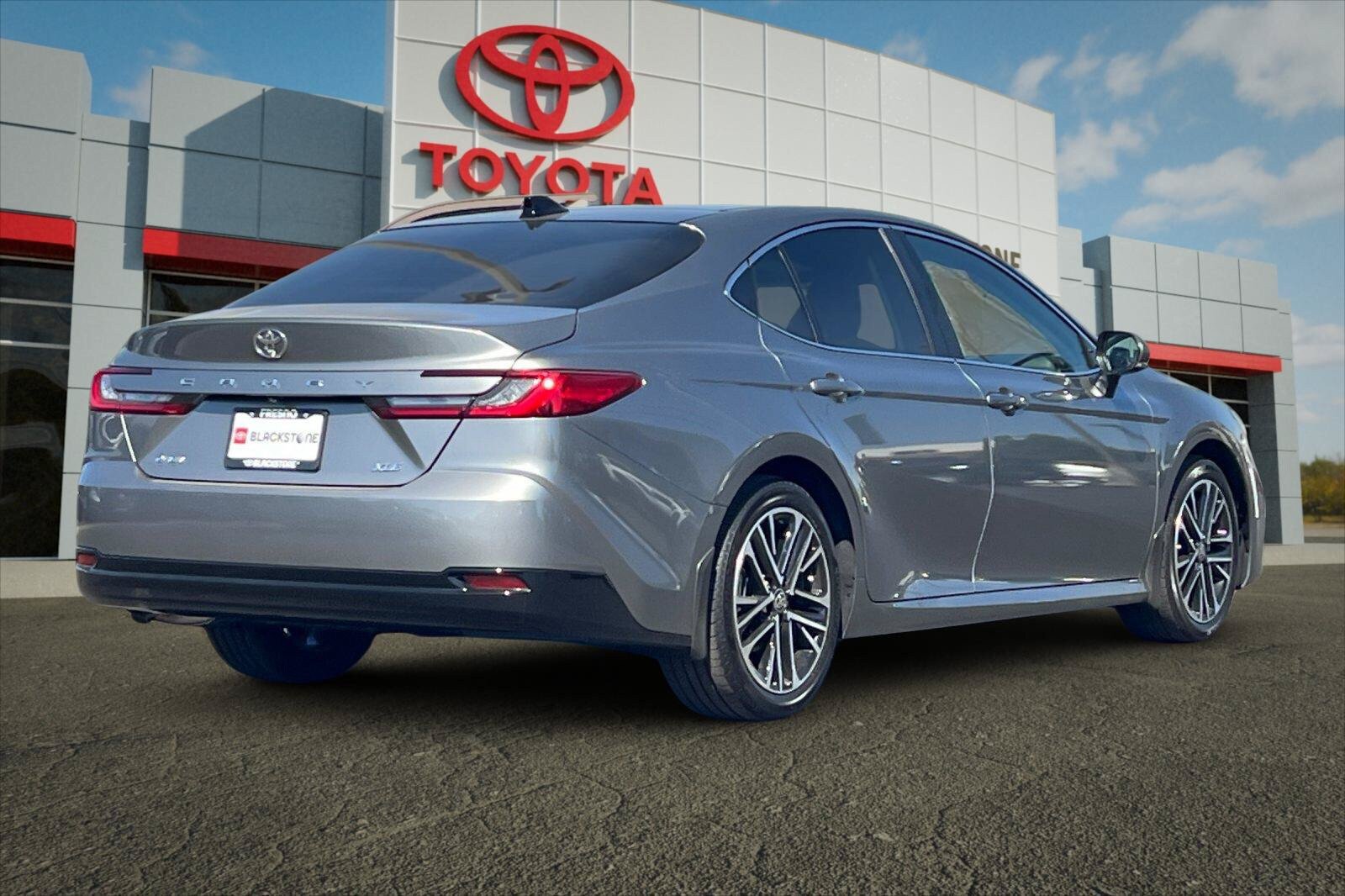 Used 2026 Toyota Camry XLE w/ Premium Package FWD image 3