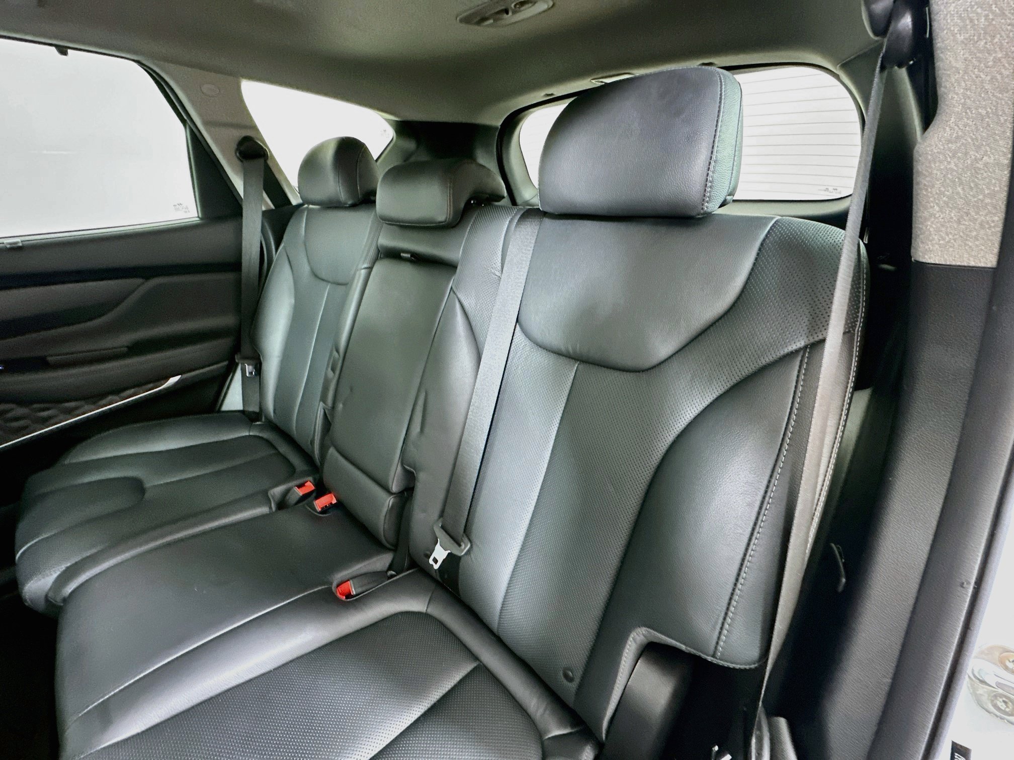 Used 2020 Hyundai Santa Fe Limited AWD/4WD image 25