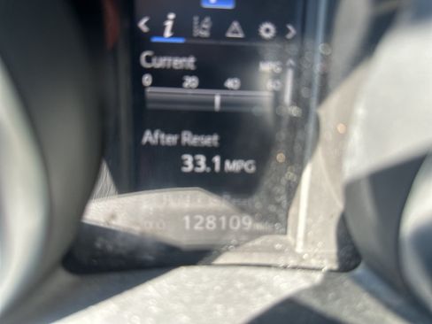 Used 2017 Toyota Corolla iM FWD image 5