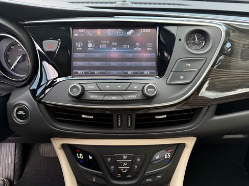 Used 2019 Buick Envision Essence FWD image 19