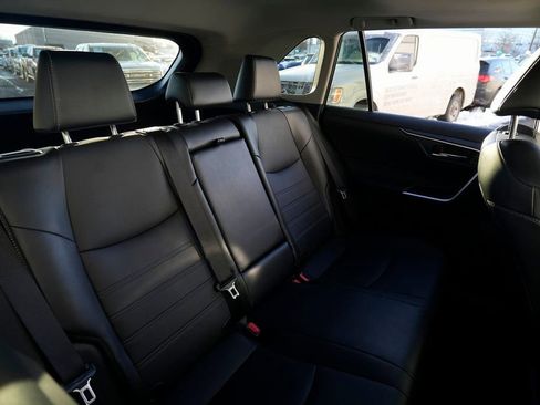 Used 2022 Toyota RAV4 XLE Premium image 35