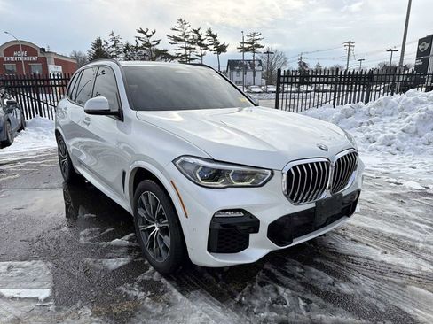 Used 2019 BMW X5 xDrive50i w/ M Sport Package image 2