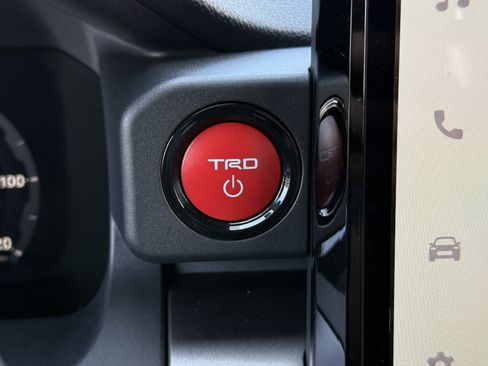 New 2026 Toyota 4Runner TRD Off-Road Premium AWD/4WD image 31