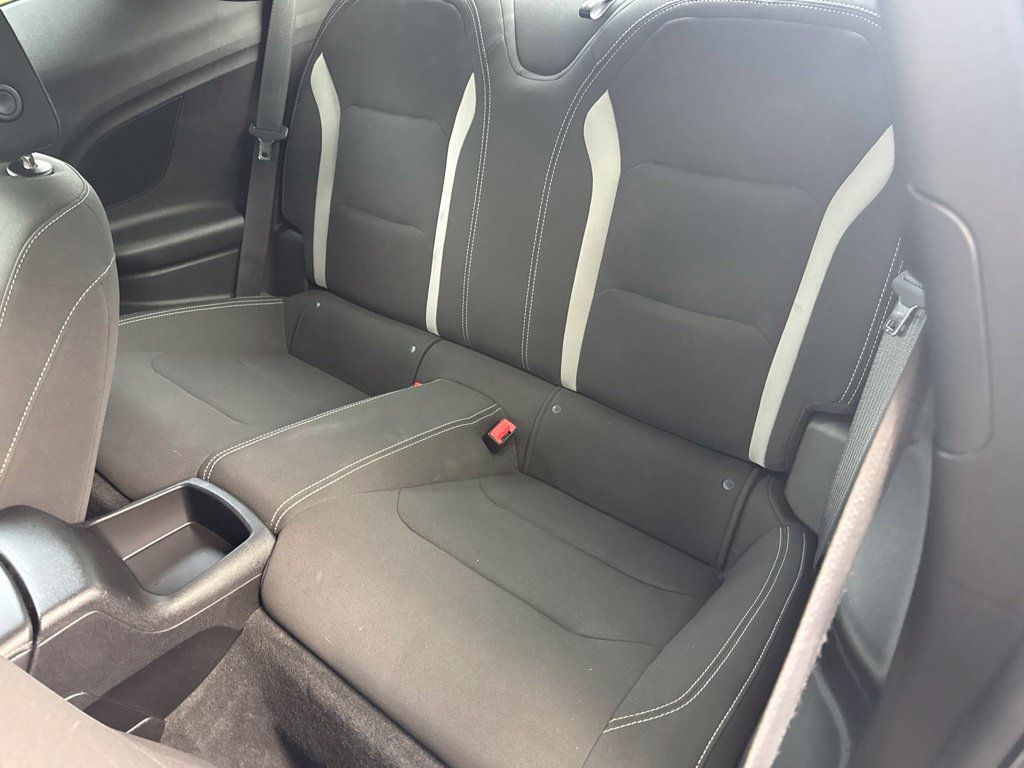 Used 2018 Chevrolet Camaro SS RWD image 10