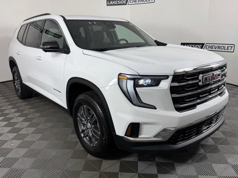 Used 2025 GMC Acadia Elevation image 8