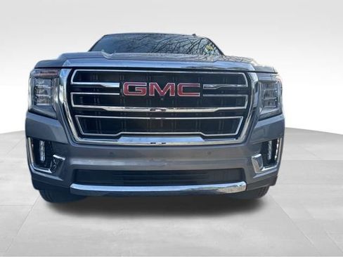 Certified 2022 GMC Yukon SLT w/ SLT Luxury Package image 2