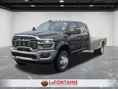 New 2026 RAM 5500 4x4 Crew Cab image 1