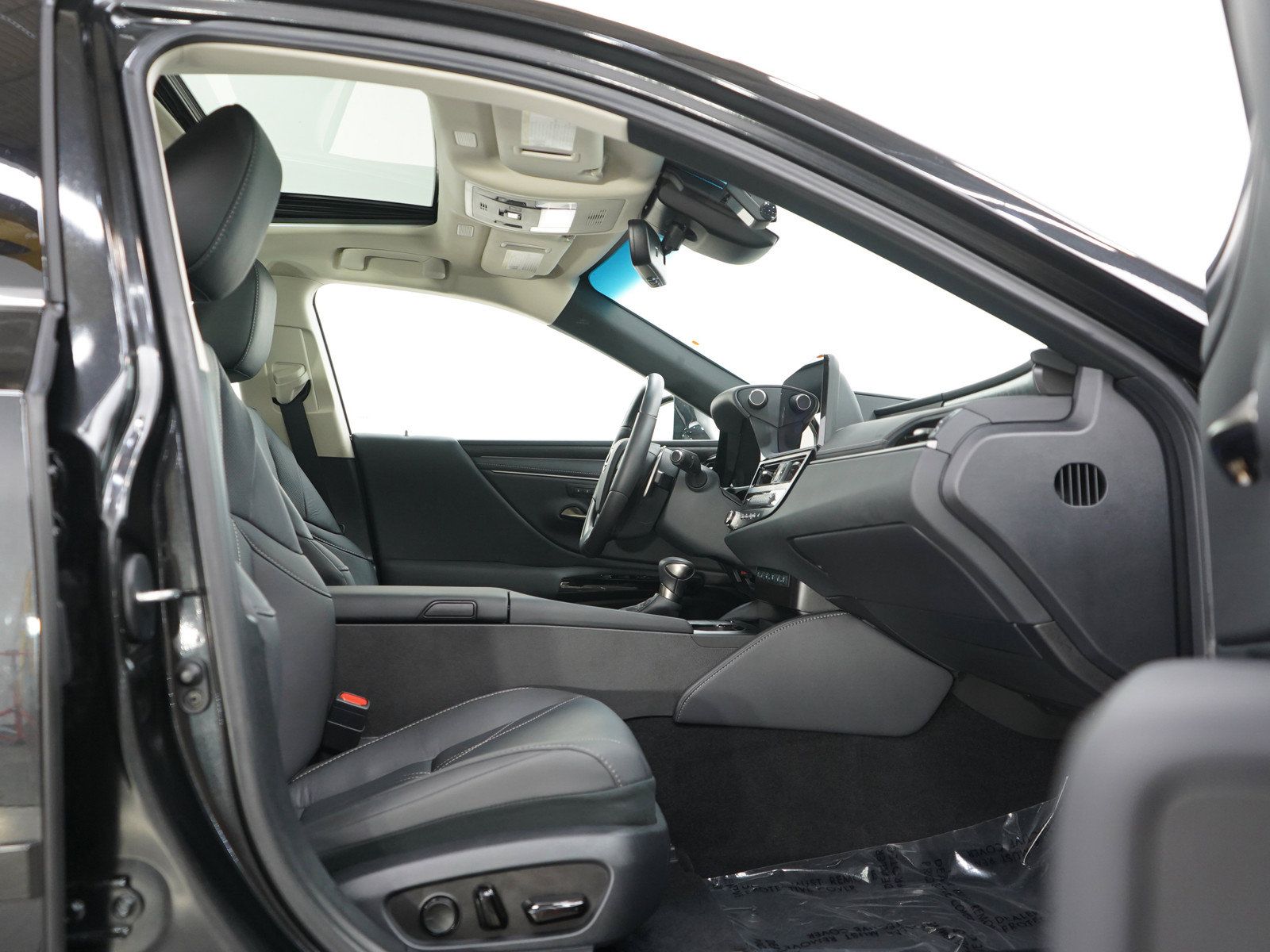 Used 2025 Lexus ES 300h FWD image 12
