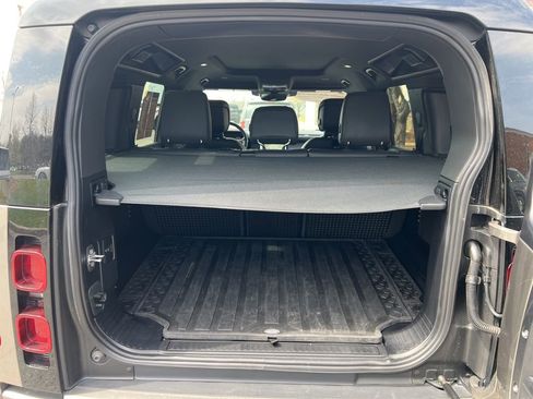 Used 2024 Land Rover Defender 110 X-Dynamic SE image 16