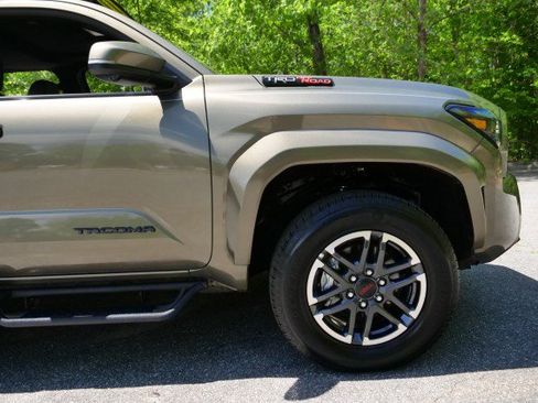 Used 2025 Toyota Tacoma TRD Sport w/ TRD Sport Premium Package image 46