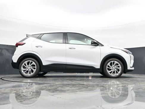 New 2027 Chevrolet Bolt LT w/ Comfort Package FWD image 37