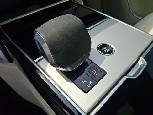 Used 2026 Land Rover Range Rover SE AWD/4WD image 15