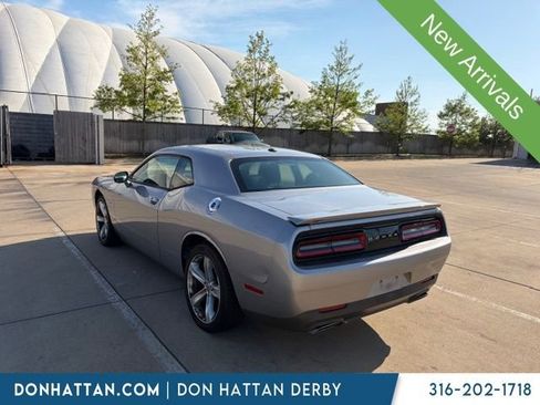 Used 2016 Dodge Challenger R/T image 4