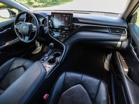 Used 2022 Toyota Camry XSE w/ Cold Weather Package image 33