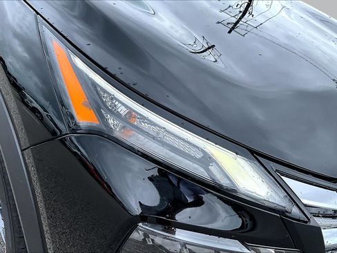 Used 2025 Nissan Rogue SV FWD image 28