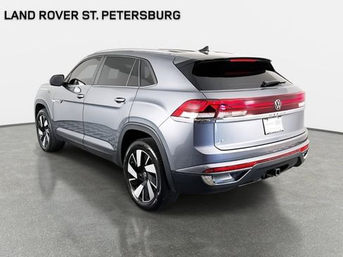 Used 2024 Volkswagen Atlas Cross Sport SE image 8