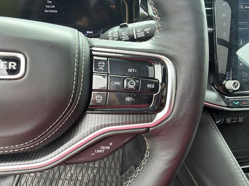 Certified 2025 Jeep Grand Wagoneer Series II Obsidian w/ Quick Order Packagew 28T AWD/4WD image 30