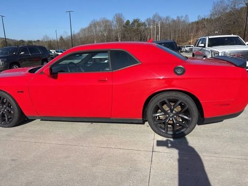 Used 2023 Dodge Challenger R/T w/ Plus Package image 10