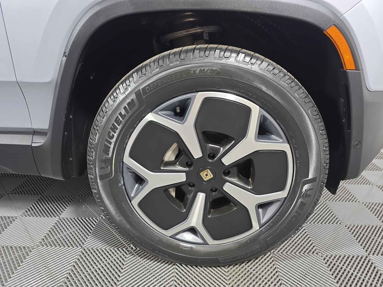 Used 2024 Rivian R1S Adventure Dual AWD/4WD image 11