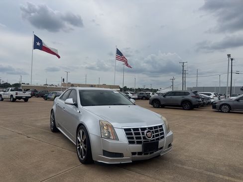 Used 2013 Cadillac CTS Luxury RWD image 2