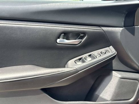 Certified 2025 Nissan Sentra SV FWD image 17