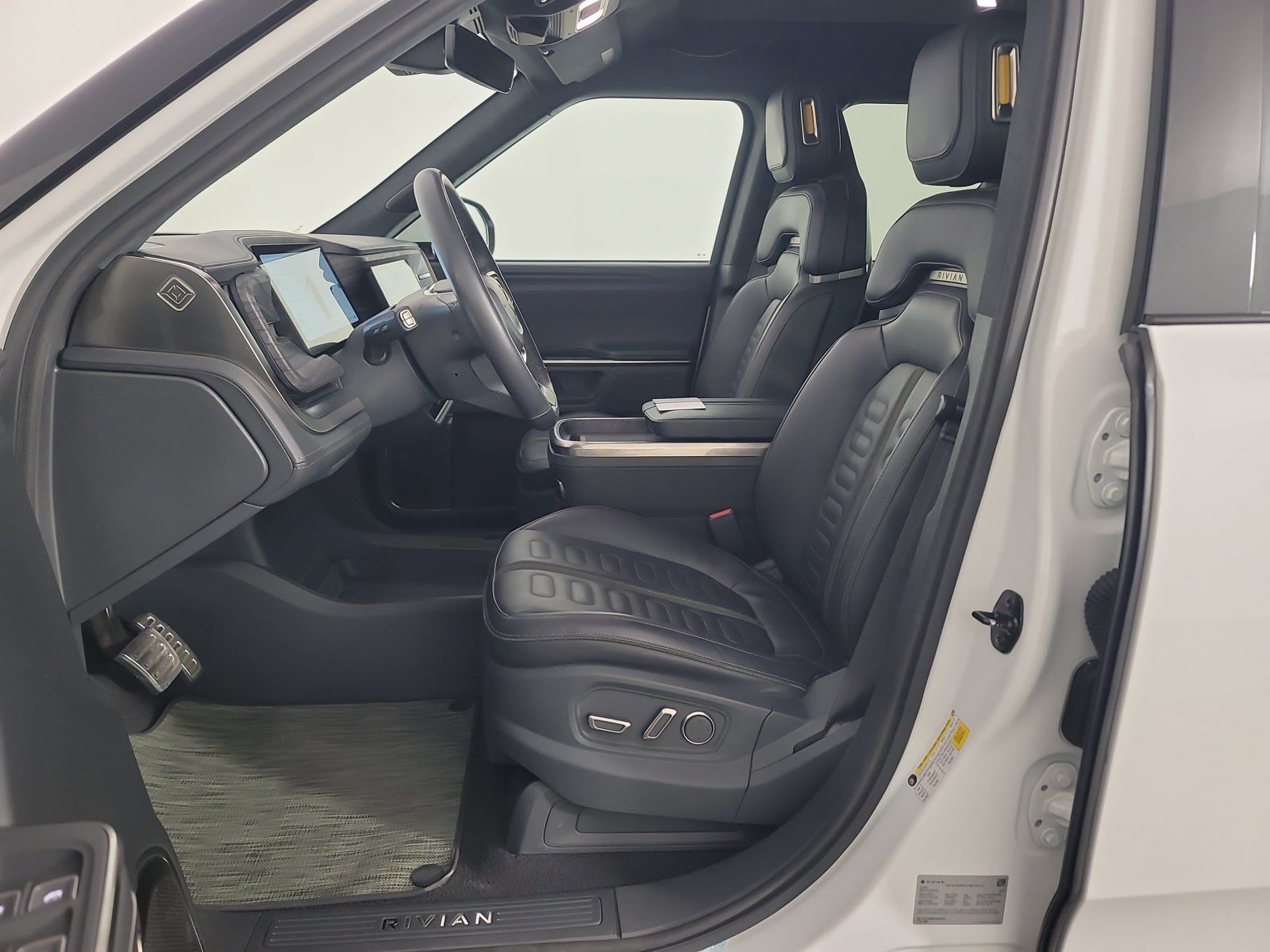 Used 2023 Rivian R1S Adventure Quad AWD/4WD image 20