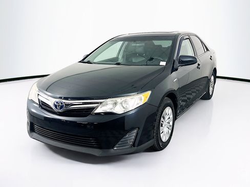 Used 2013 Toyota Camry LE image 3