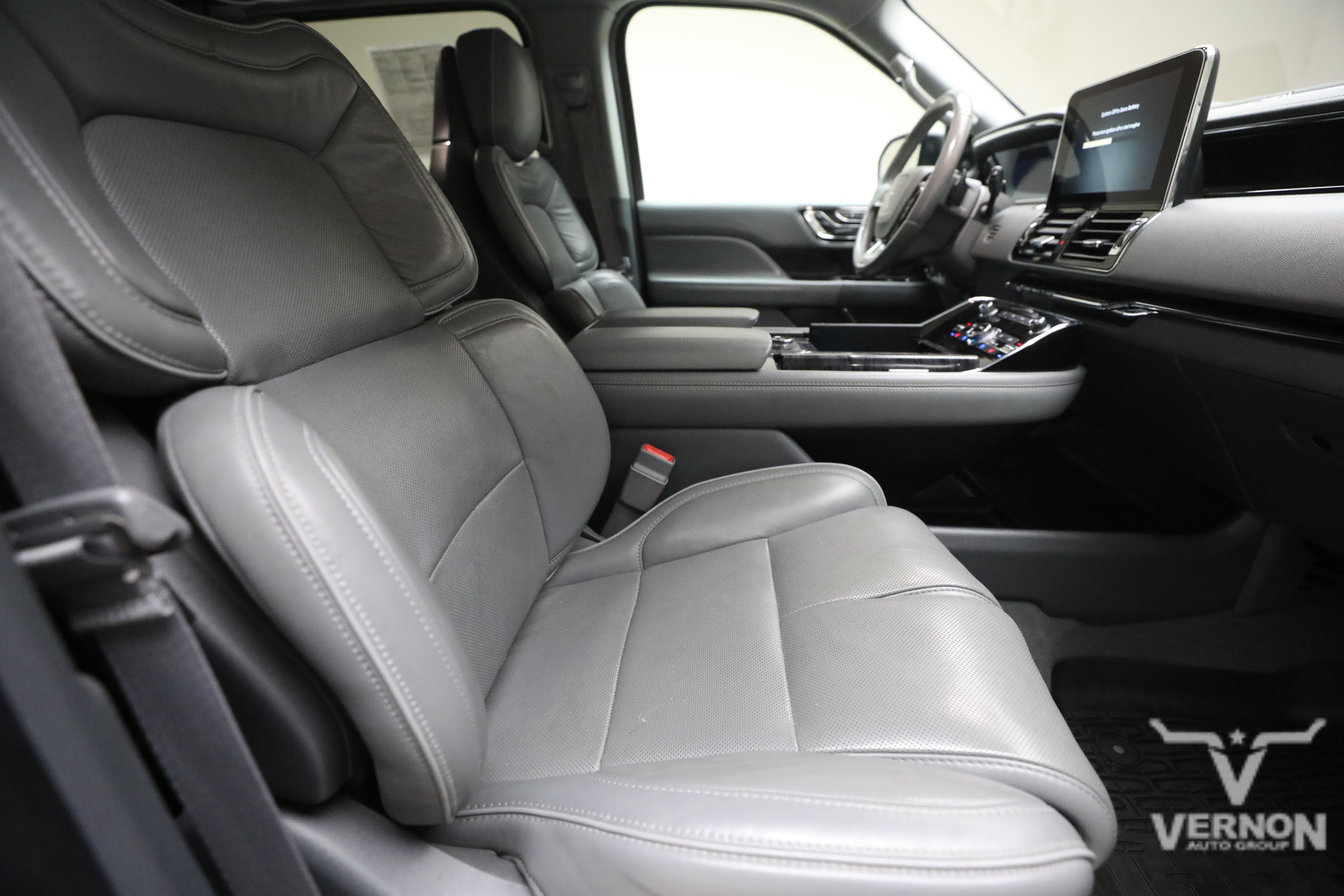 Used 2019 Lincoln Navigator L Select w/ Technology Package RWD image 11