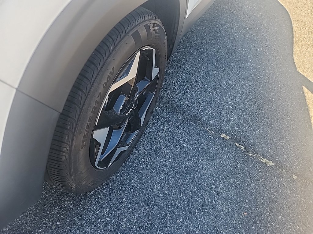 Certified 2024 Kia Seltos EX FWD image 13