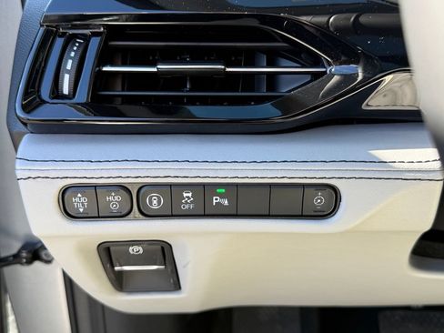 Certified 2026 Acura MDX SH-AWD w/ Advance Package image 25