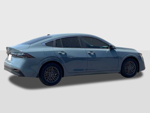 New 2027 Nissan Sentra SV w/ Floor Mat Package FWD image 4