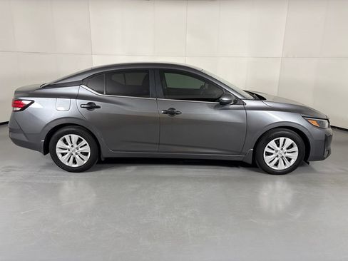 Certified 2025 Nissan Sentra S FWD image 9
