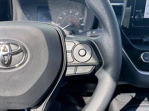Used 2025 Toyota Corolla LE image 24